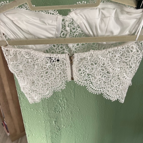 White lace crop top size small - Picture 2 of 4